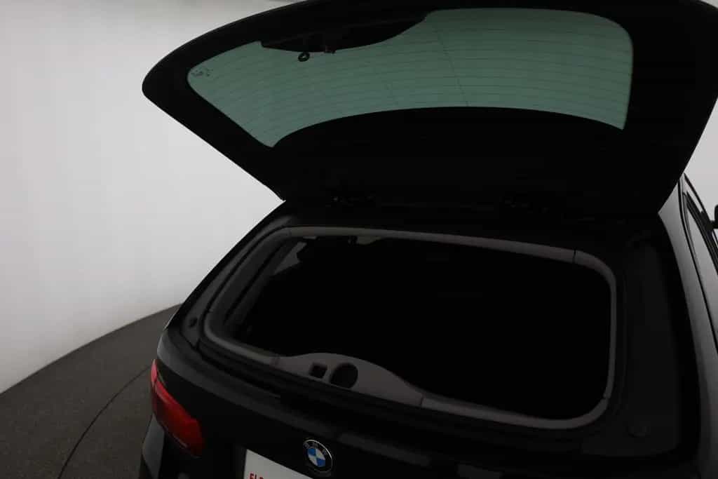 BMW 3 Series 318i Touring SportLine LED Navi Sitzheizung AHK 03/2018-photo-25