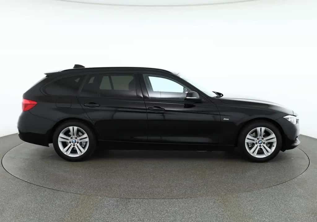 BMW 3 Series 318i Touring SportLine LED Navi Sitzheizung AHK 03/2018-photo-5