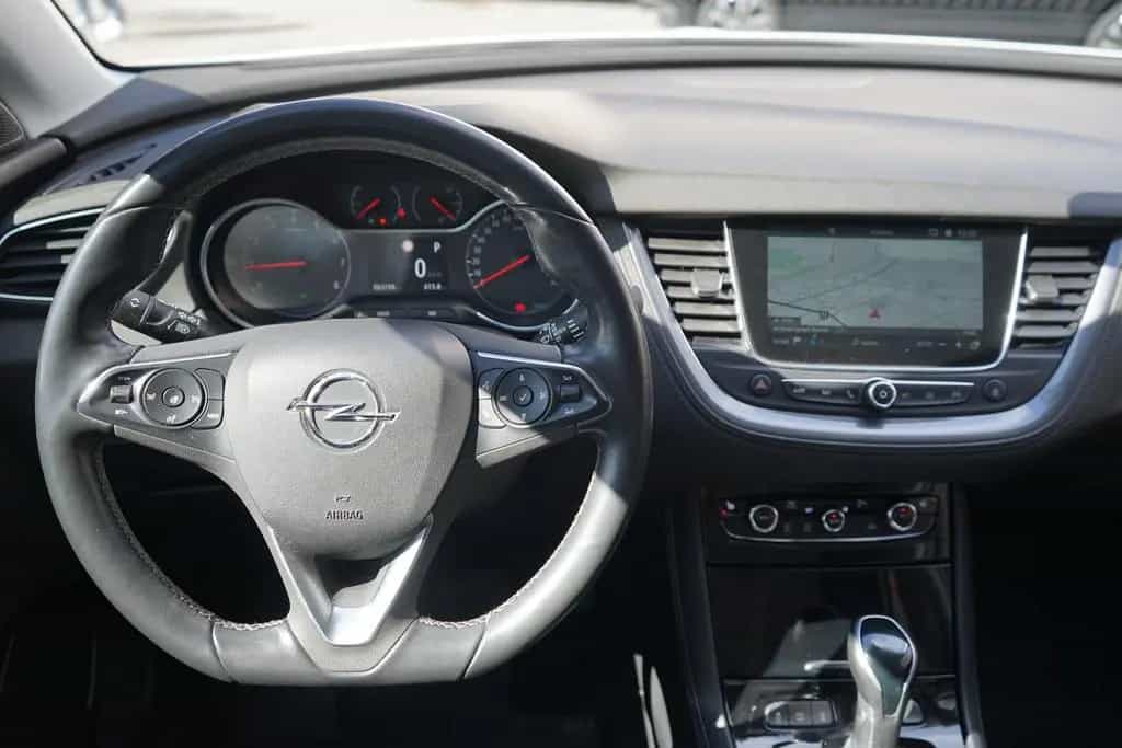 Opel Grandland 1.2 Ultimate LED Kamera AHK Navi DAB 03/2021-photo-10