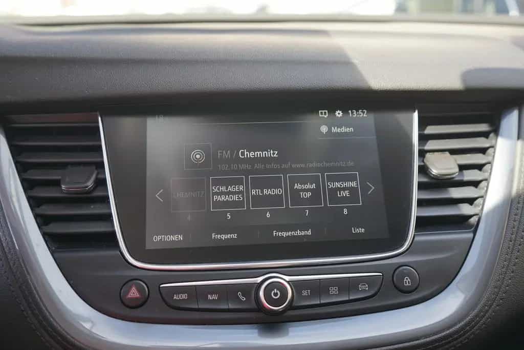 Opel Grandland 1.2 Ultimate LED Kamera AHK Navi DAB 03/2021-photo-12