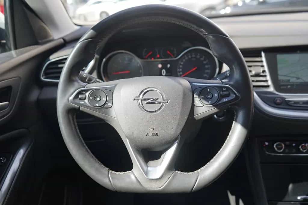 Opel Grandland 1.2 Ultimate LED Kamera AHK Navi DAB 03/2021-photo-17