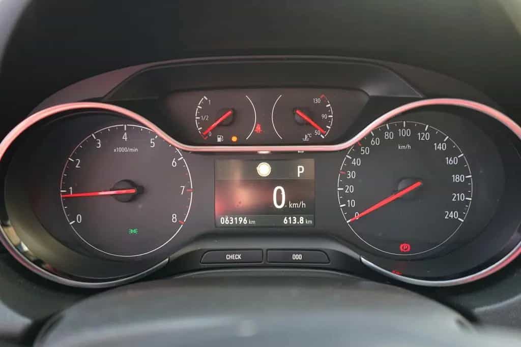 Opel Grandland 1.2 Ultimate LED Kamera AHK Navi DAB 03/2021-photo-20