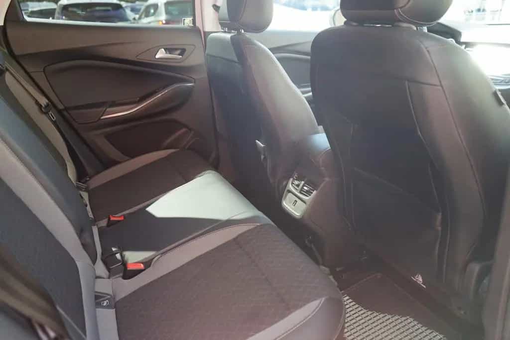 Opel Grandland 1.2 Ultimate LED Kamera AHK Navi DAB 03/2021-photo-29