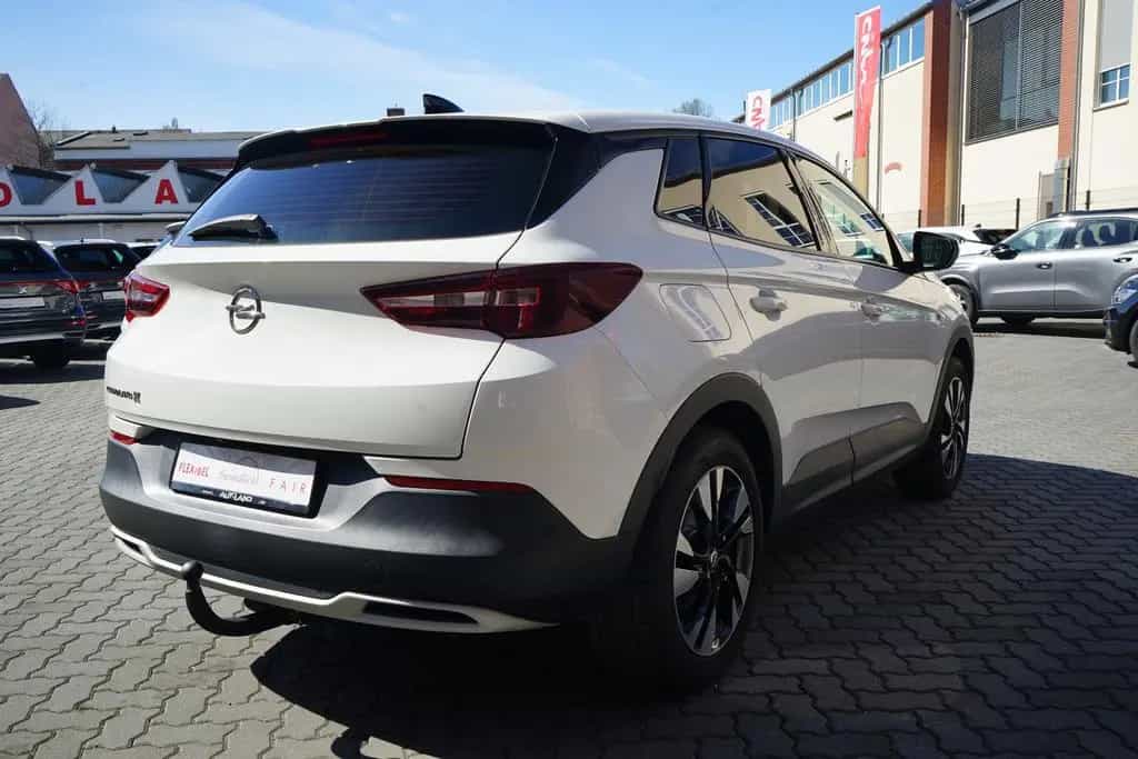 Opel Grandland 1.2 Ultimate LED Kamera AHK Navi DAB 03/2021-photo-5