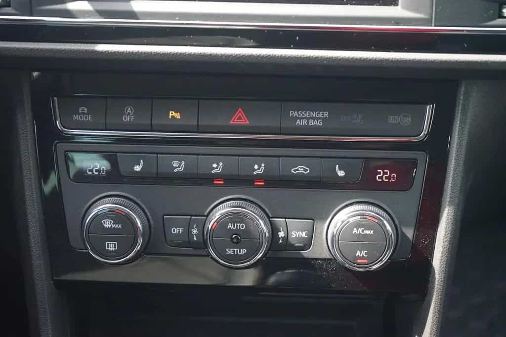 Seat Leon ST 1.4 TSI FR LED Kamera Tempomat PDC USB 08/2018-photo-13