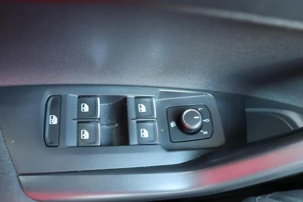 Volkswagen Polo 2.0 TSI DSG GTI Klima Navi PDC SHZ Tempomat 08/2018-photo-16