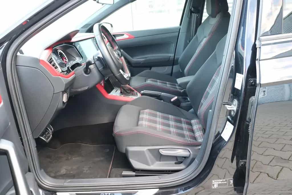 Volkswagen Polo 2.0 TSI DSG GTI Klima Navi PDC SHZ Tempomat 08/2018-photo-17