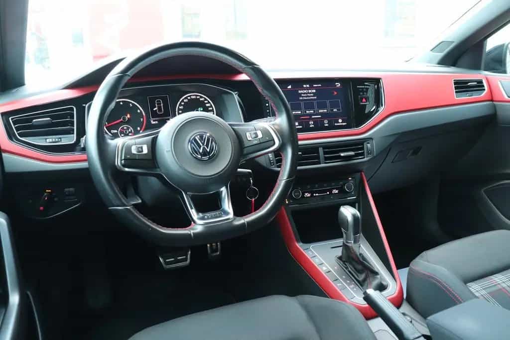 Volkswagen Polo 2.0 TSI DSG GTI Klima Navi PDC SHZ Tempomat 08/2018-photo-9