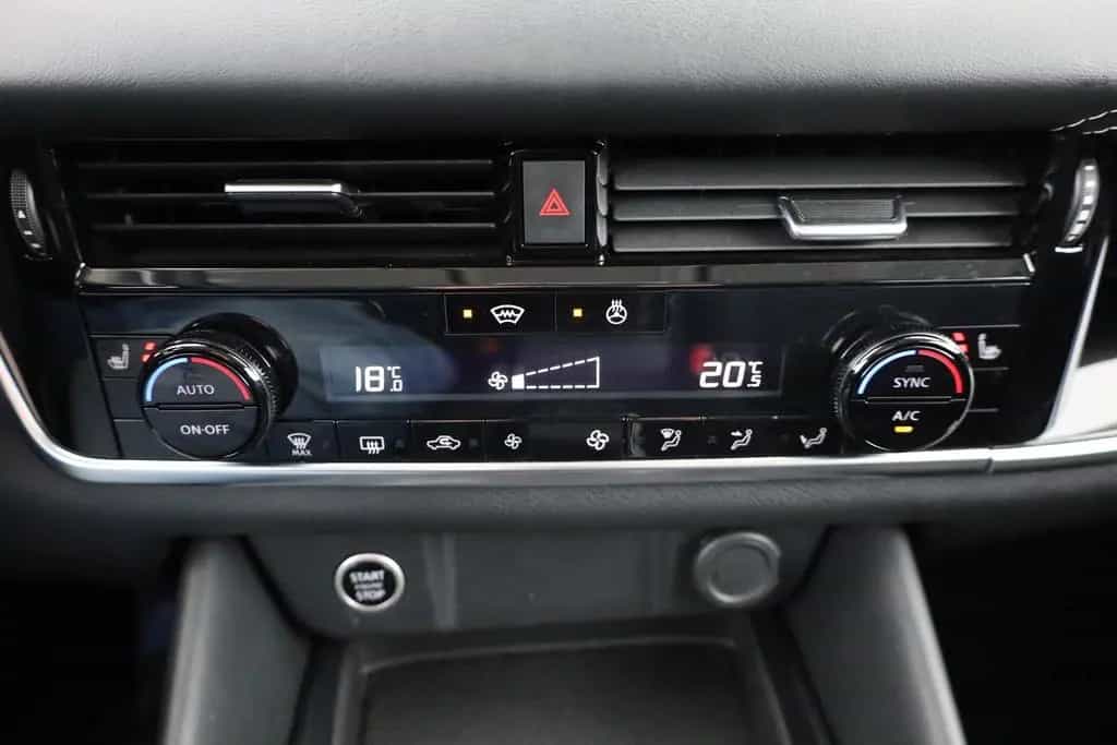 Nissan Qashqai N-Connecta 1.3 Dig-T Aut. LED ACC Navi 3 09/2024-photo-11