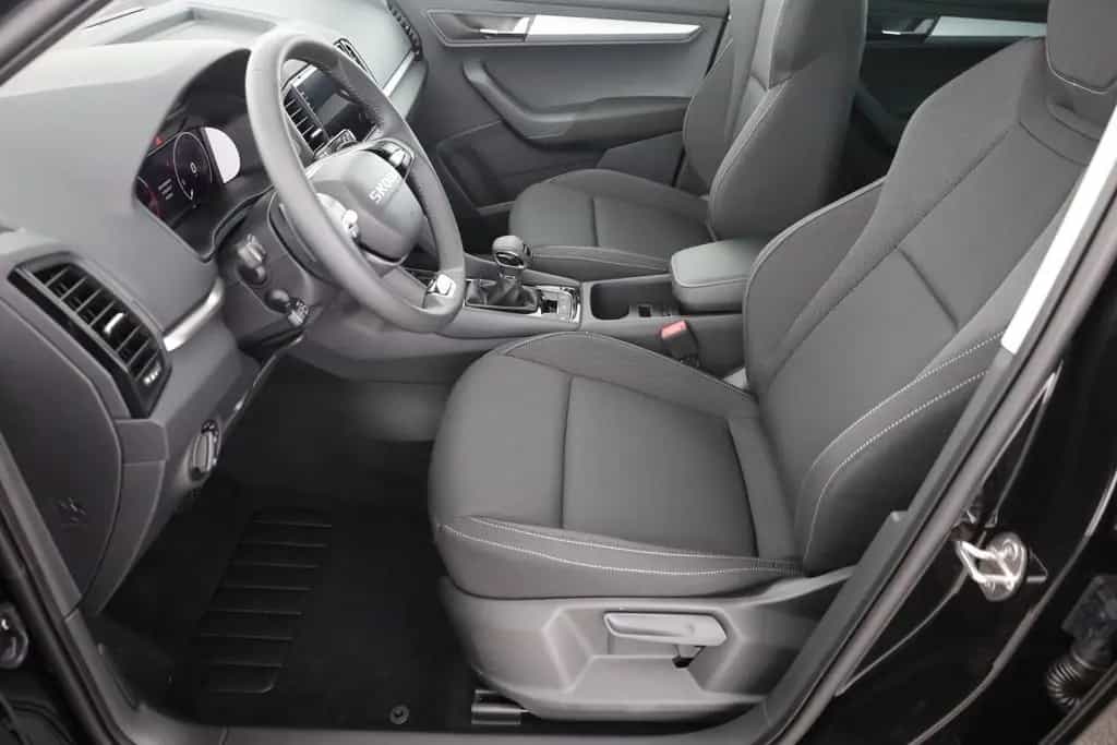 Skoda Karoq 1.5 TSI DSG LED ACC Navi Kamera AHK 02/2026-photo-21