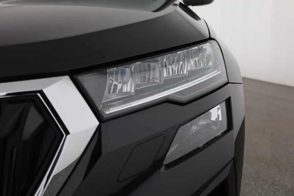 Skoda Karoq 1.5 TSI DSG LED ACC Navi Kamera AHK 02/2026-photo-26