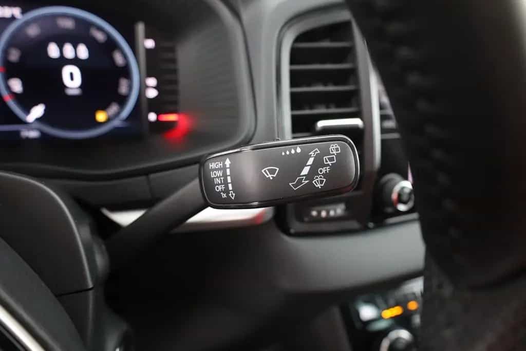 Skoda Karoq 1.5 TSI DSG LED ACC Navi Kamera AHK 02/2026-photo-47