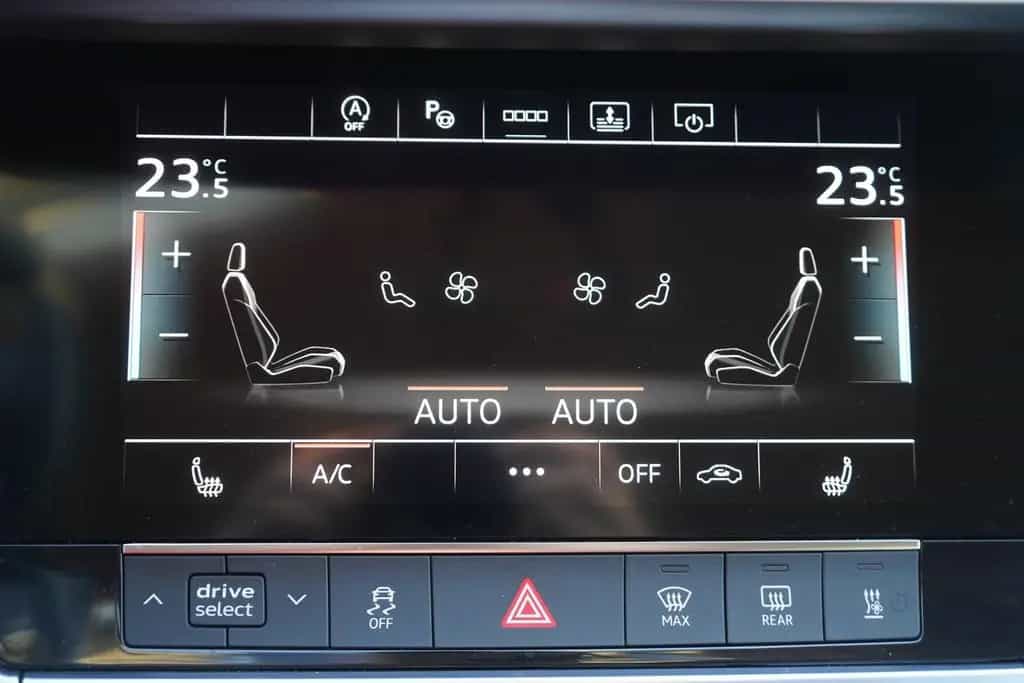 Audi A6 40 TDI quattro LED Navi Standheizung ACC DAB 03/2022-photo-17