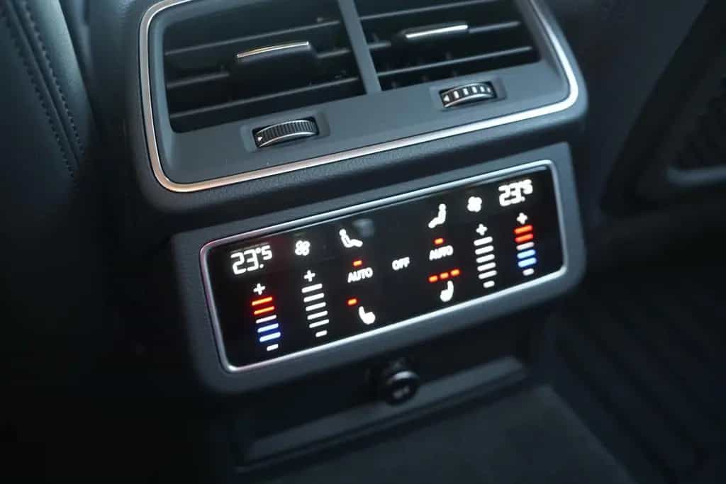 Audi A6 40 TDI quattro LED Navi Standheizung ACC DAB 03/2022-photo-27