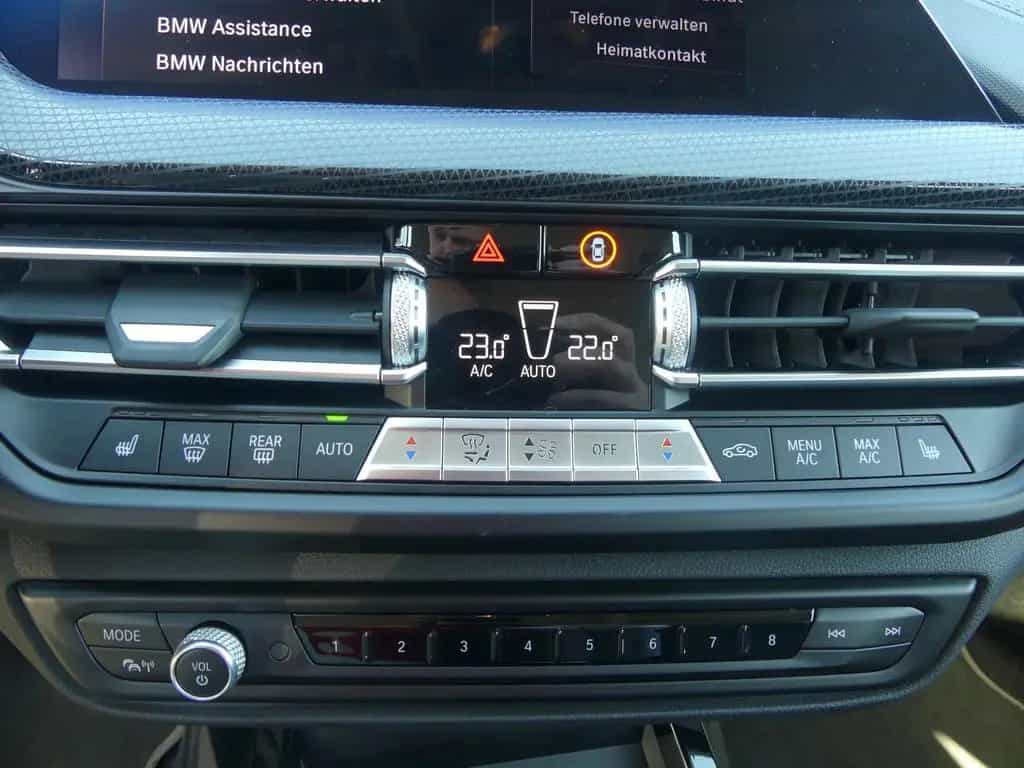 BMW 1 Series 118i LED Virtual Cockpit Sitzheizung Tempomat 12/2019-photo-18