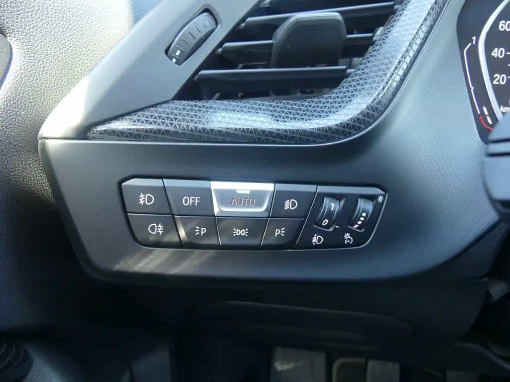 BMW 1 Series 118i LED Virtual Cockpit Sitzheizung Tempomat 12/2019-photo-26