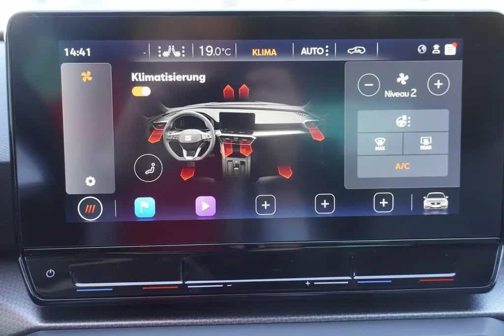 Seat Leon 1.5 TSI Style LED ACC AHK Navi Kamera 01/2021-photo-18