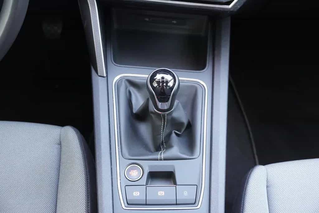 Seat Leon 1.5 TSI Style LED ACC AHK Navi Kamera 01/2021-photo-23