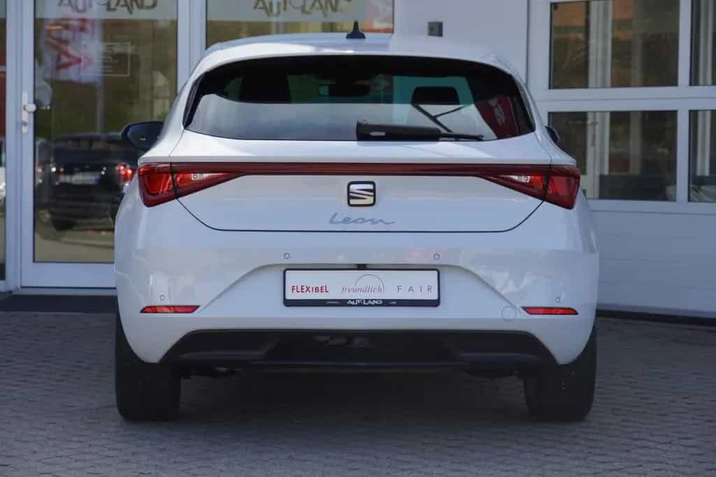 Seat Leon 1.5 TSI Style LED ACC AHK Navi Kamera 01/2021-photo-4