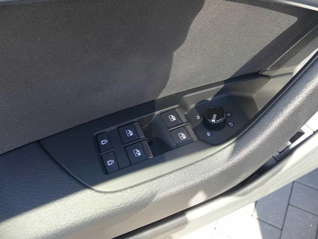 Audi A6 Avant 40 2.0 TDI LED Navi ACC Sitzheizung PDC 10/2019-photo-27