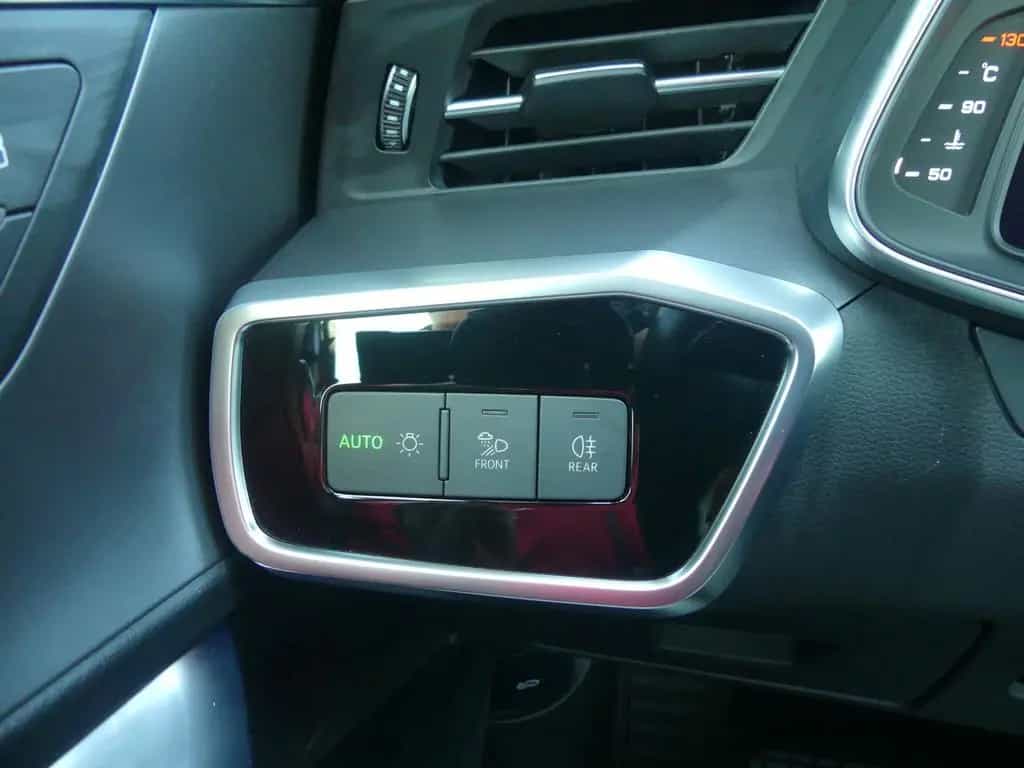 Audi A6 Avant 40 2.0 TDI LED Navi ACC Sitzheizung PDC 10/2019-photo-28