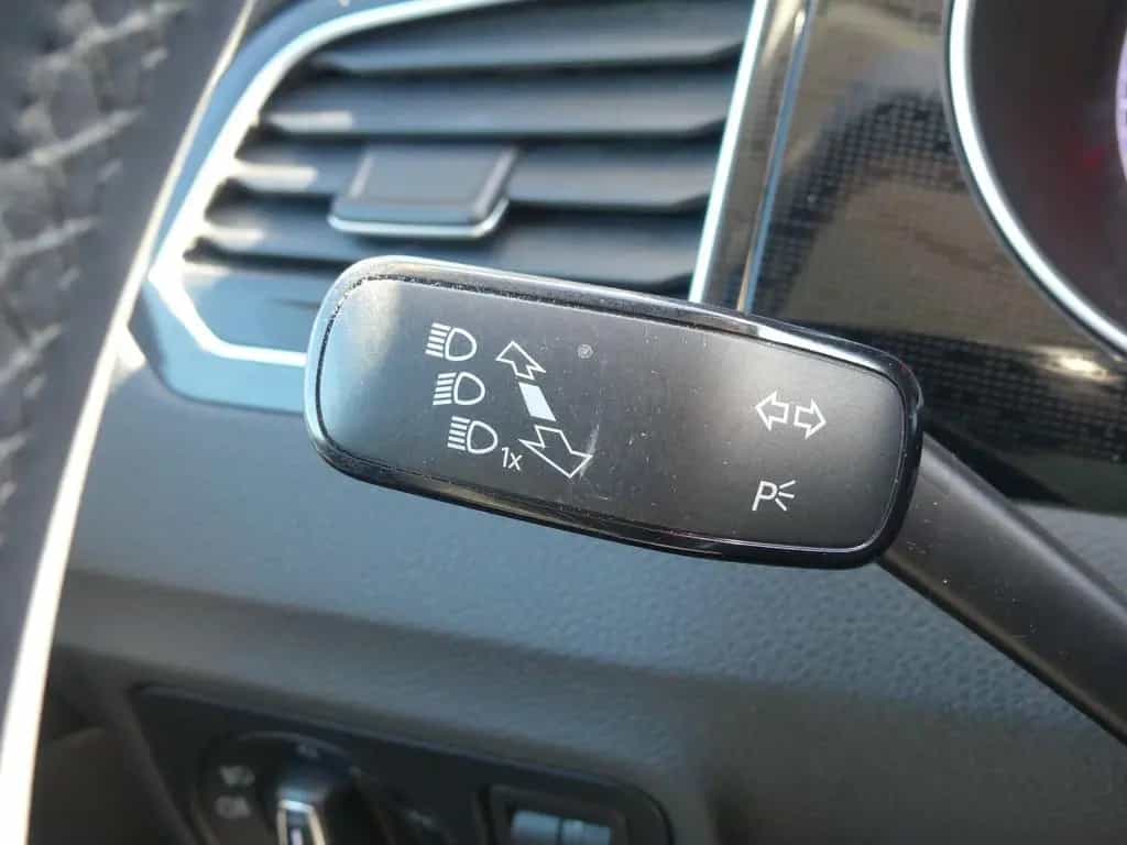 Volkswagen Golf Sportsvan 1.2 Sound ACC Navi Sitzheizung be 08/2017-photo-21