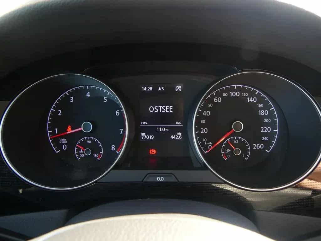 Volkswagen Golf Sportsvan 1.2 Sound ACC Navi Sitzheizung be 08/2017-photo-23
