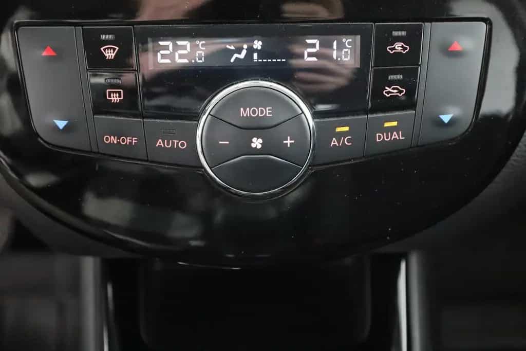 Nissan Pulsar 1.2 DIG-T N-Connecta LED Navi Sitzheizung 09/2018-photo-11