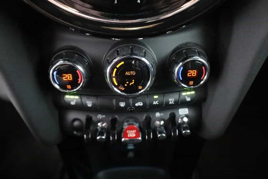 MINI Cooper 1.5 Classic Trim LED Navi Kamera Tempomat 10/2023-photo-11