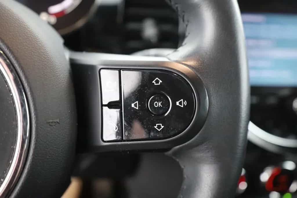 MINI Cooper 1.5 Classic Trim LED Navi Kamera Tempomat 10/2023-photo-15