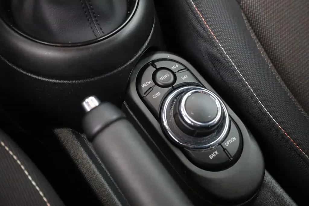 MINI Cooper 1.5 Classic Trim LED Navi Kamera Tempomat 10/2023-photo-20