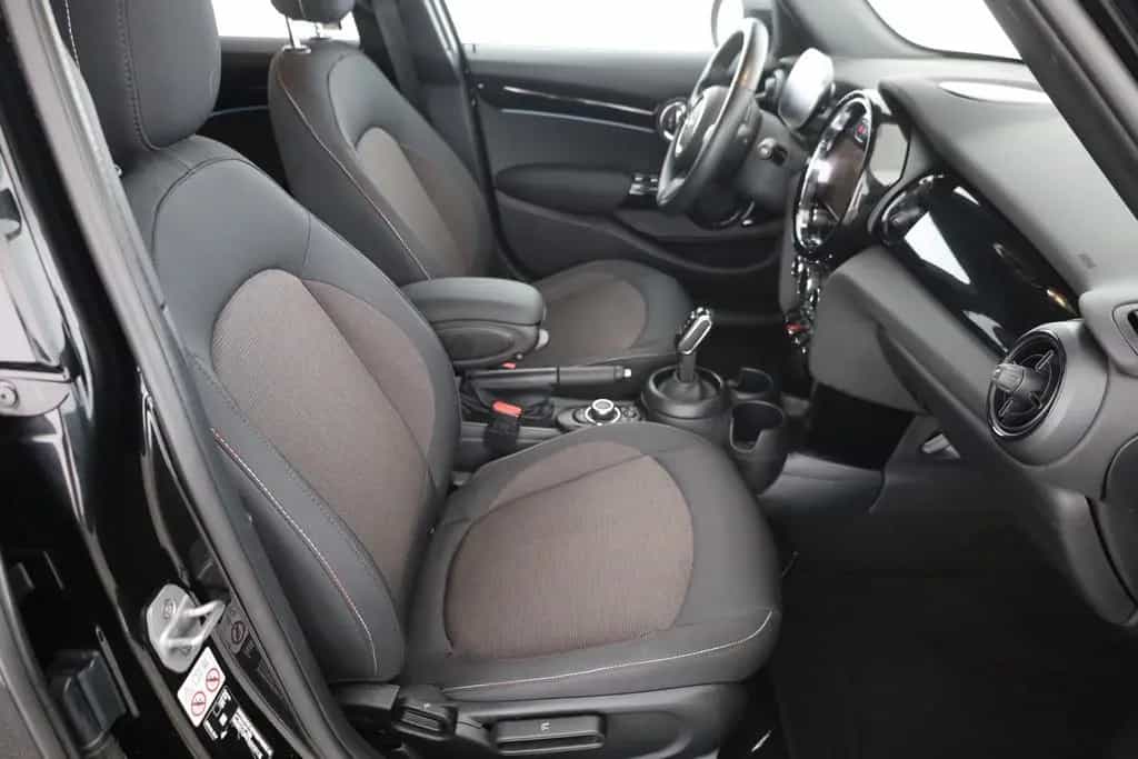 MINI Cooper 1.5 Classic Trim LED Navi Kamera Tempomat 10/2023-photo-24