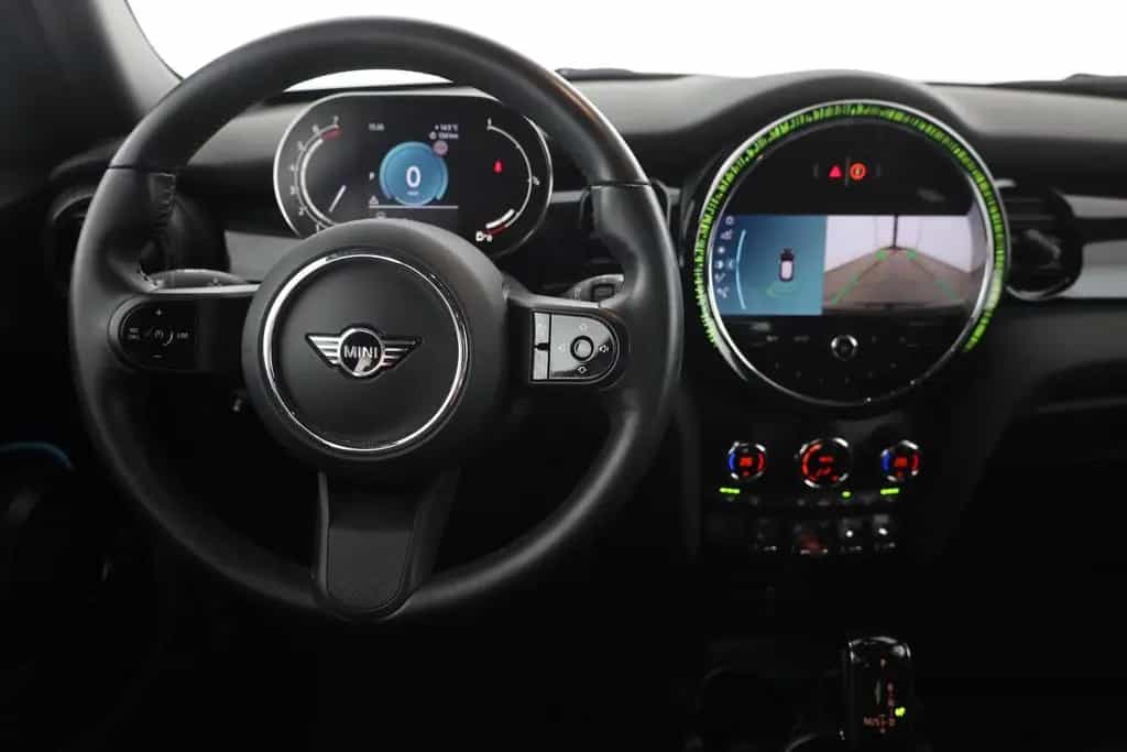 MINI Cooper 1.5 Classic Trim LED Navi Kamera Tempomat 10/2023-photo-9
