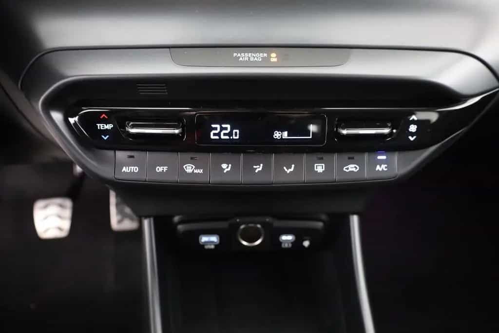 Hyundai BAYON 1.0T-GDI LED Navi Kamera 09/2025-photo-41
