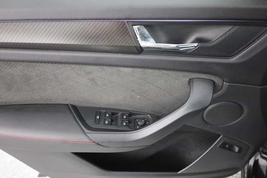 Skoda Kodiaq 2.0 TSI DSG RS 4x4 LED 4x Sitzheizung 02/2022-photo-20