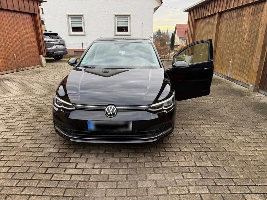 Volkswagen Golf 8 Active 01/2022-photo-0