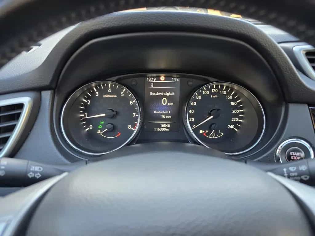 Nissan Qashqai N-Connecta 09/2016-photo-15