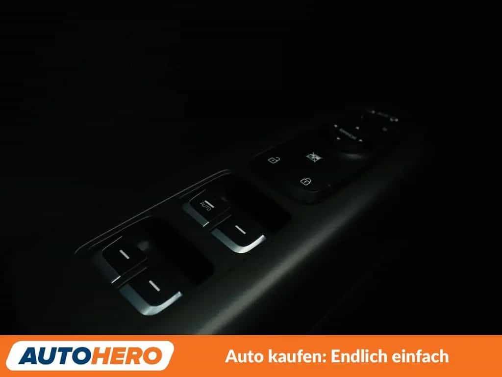 Kia Sportage 1.6 GDI Vision 2WD *NAVI*TEMPO*PDC*SHZ* 02/2017-photo-32