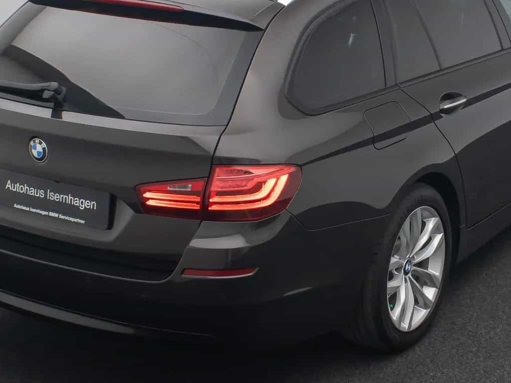 BMW 5 Series 520d HUD Alarm Komfortsitze SoftClose AHK Sport 10/2015-photo-16