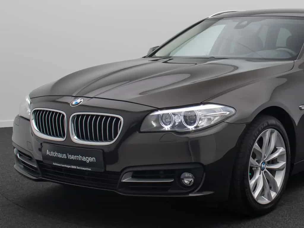 BMW 5 Series 520d HUD Alarm Komfortsitze SoftClose AHK Sport 10/2015-photo-17