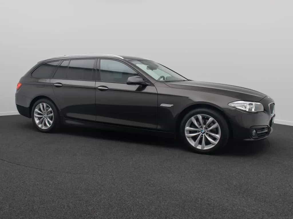 BMW 5 Series 520d HUD Alarm Komfortsitze SoftClose AHK Sport 10/2015-photo-3