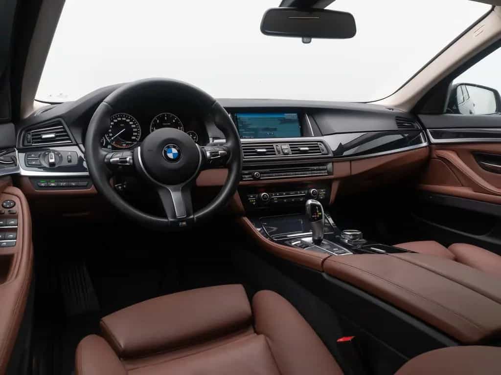 BMW 5 Series 520d HUD Alarm Komfortsitze SoftClose AHK Sport 10/2015-photo-36