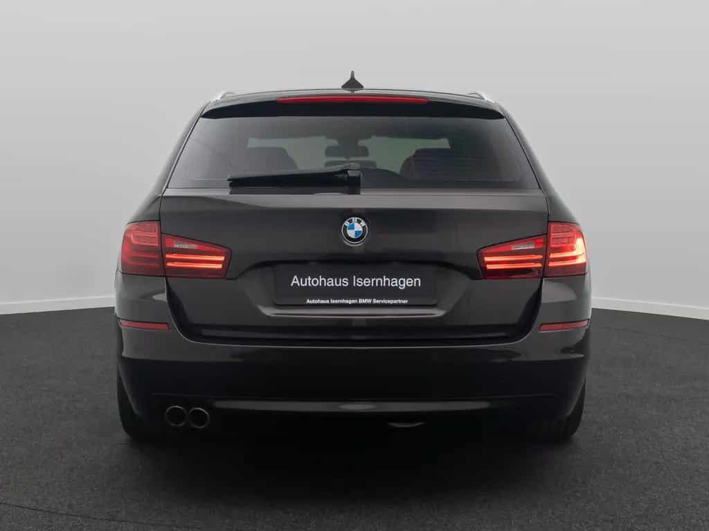 BMW 5 Series 520d HUD Alarm Komfortsitze SoftClose AHK Sport 10/2015-photo-7