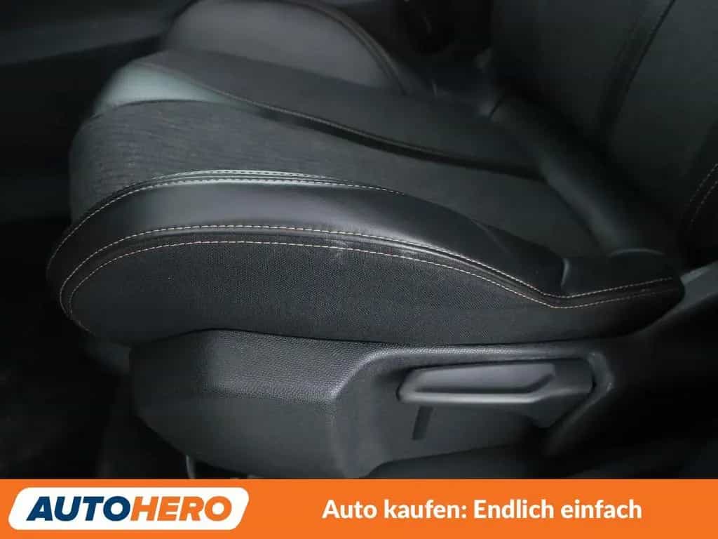 Peugeot 5008 1.6 THP Allure Aut.*NAV*LED*TEMP*CAM*PDC* 12/2017-photo-24