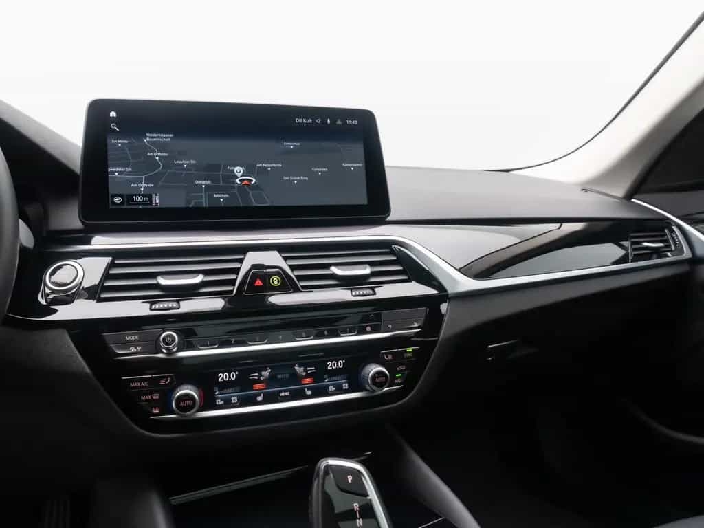 BMW 5 Series 530d Alarm 4xKlima DAB Kamera Panorama Sportsitz 08/2022-photo-21