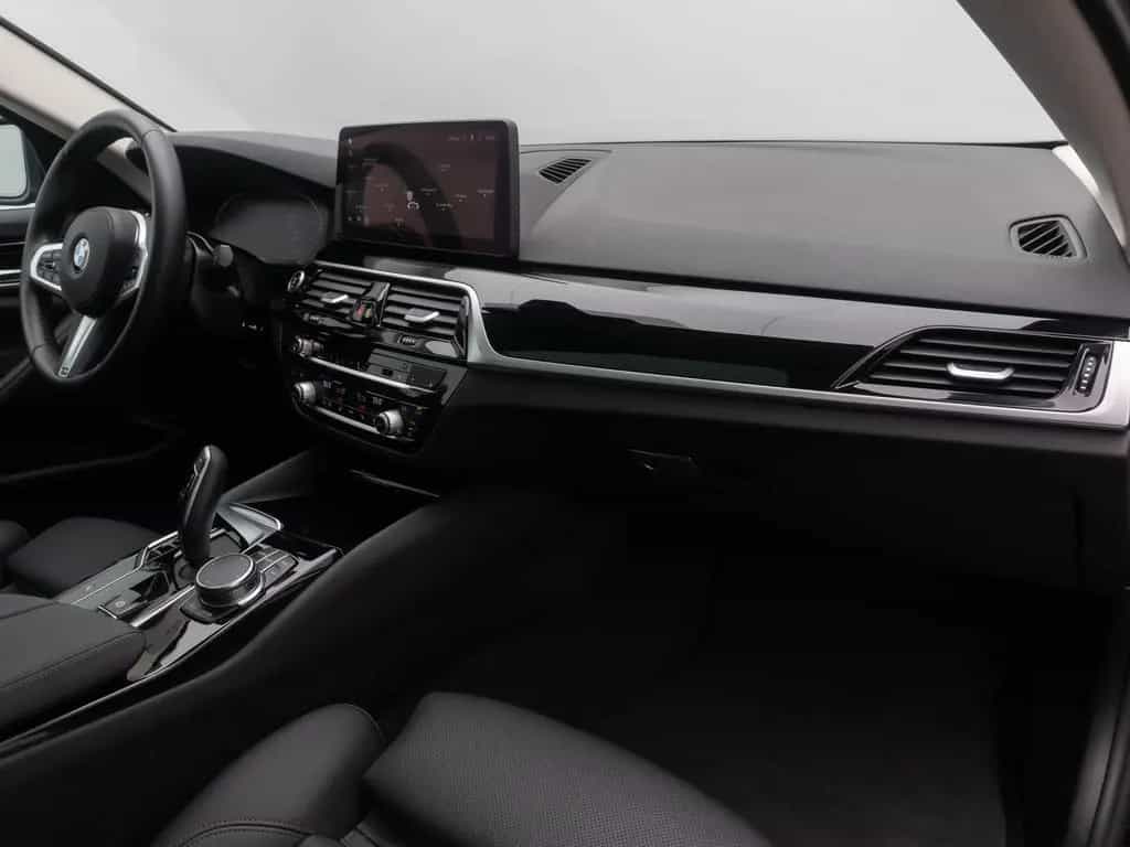 BMW 5 Series 530d Alarm 4xKlima DAB Kamera Panorama Sportsitz 08/2022-photo-23