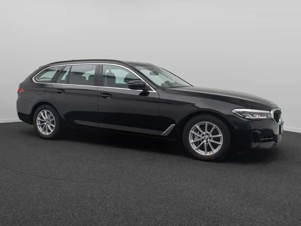 BMW 5 Series 530d Alarm 4xKlima DAB Kamera Panorama Sportsitz 08/2022-photo-3