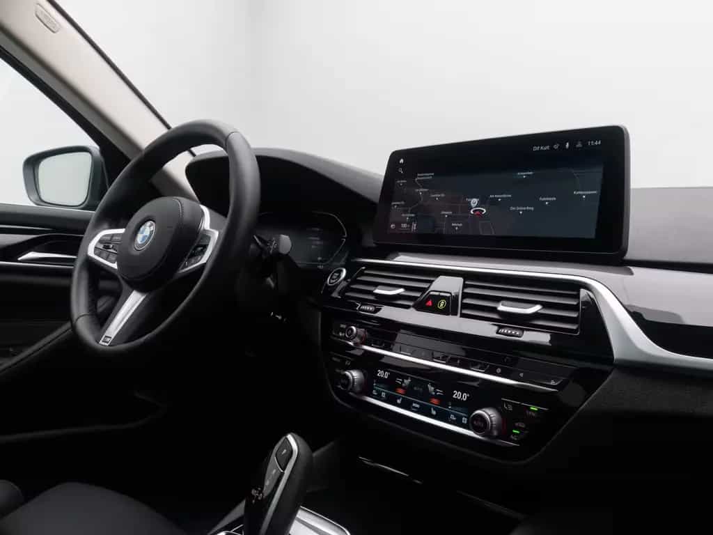 BMW 5 Series 530d Alarm 4xKlima DAB Kamera Panorama Sportsitz 08/2022-photo-38