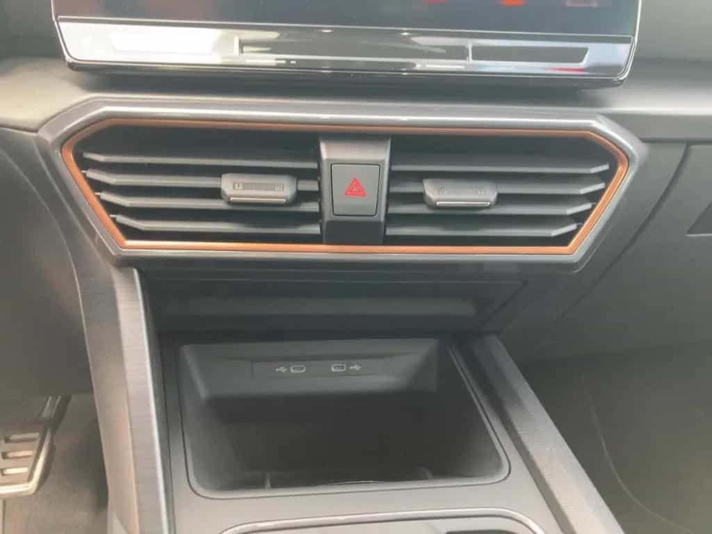 Cupra Formentor 2.0 TSI VZ LED Navi Keyless AD ACC Par 03/2024-photo-17