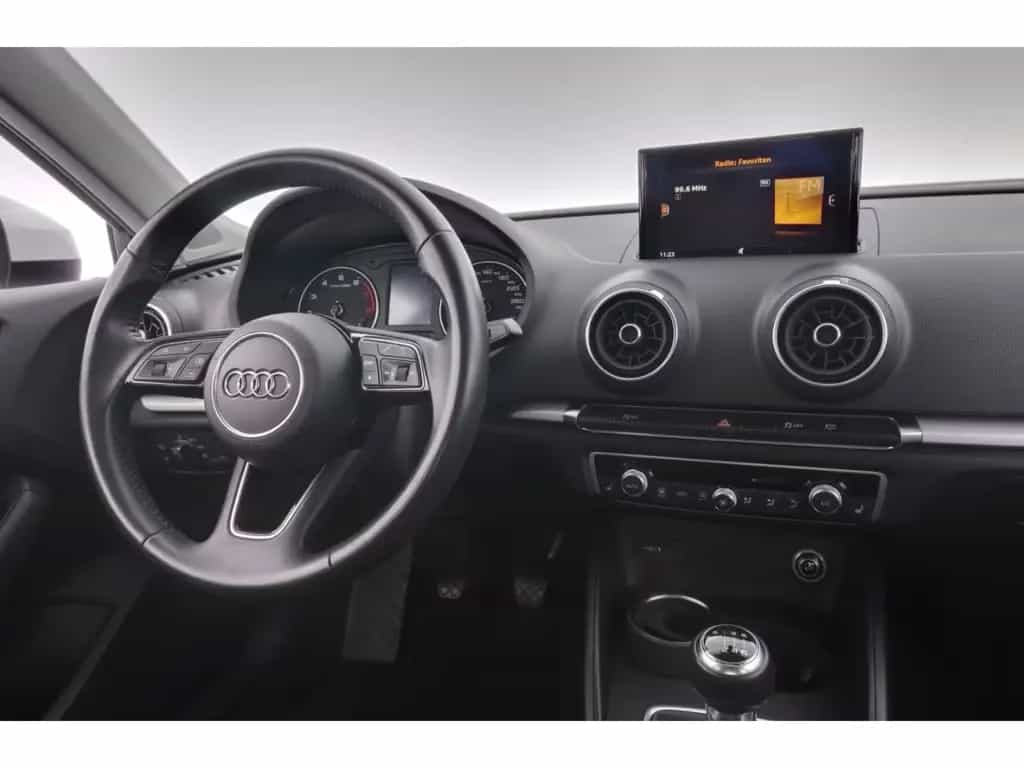 Audi A3 30TFSI Sb Serie+XENON+CARPLAY+SHZ+PDC+KLIMA 10/2018-photo-11